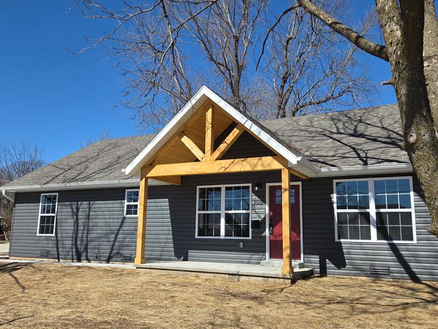 705 E Washington Street, Marshfield, MO 65706