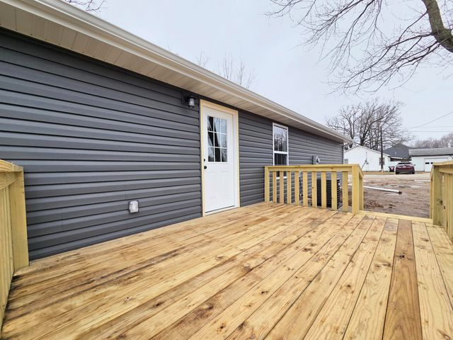 705 E Washington Street, Marshfield, MO 65706