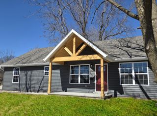 705 E Washington Street, Marshfield, MO 65706