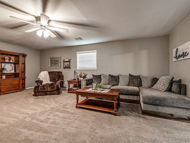 238 Meadowlark Place, Bartlesville, OK 74006