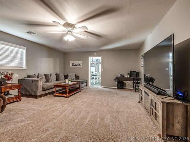 238 Meadowlark Place, Bartlesville, OK 74006