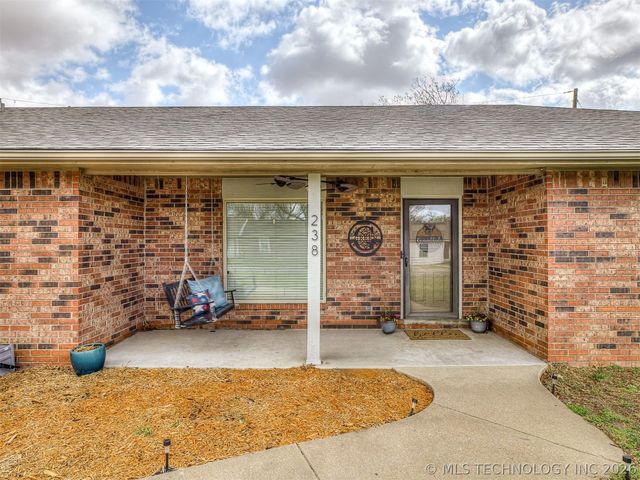 238 Meadowlark Place, Bartlesville, OK 74006