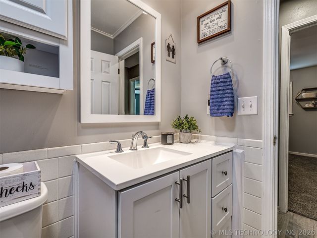238 Meadowlark Place, Bartlesville, OK 74006