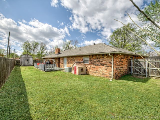 238 Meadowlark Place, Bartlesville, OK 74006