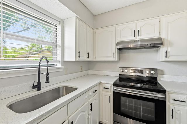 5907 Cedar Ridge Drive, Arlington, TX 76017