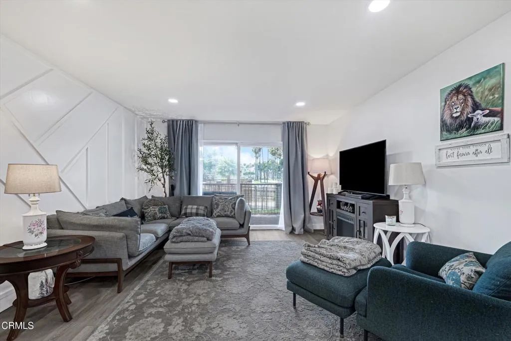 660 Sunfish Way, Port Hueneme, CA 93041