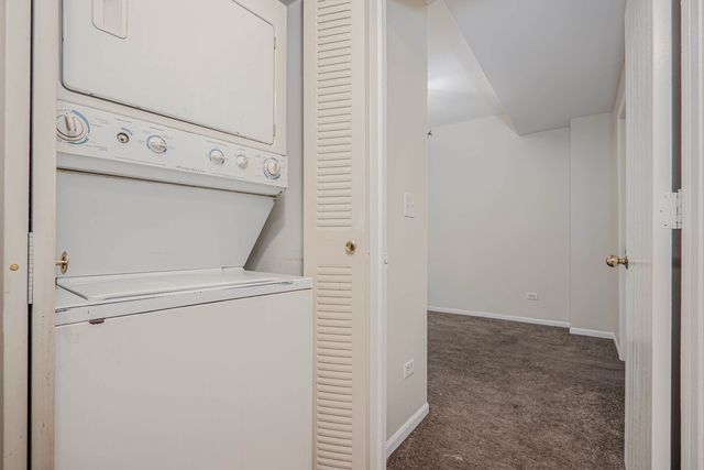 7037 S Crandon Avenue 219, Chicago, IL 60649