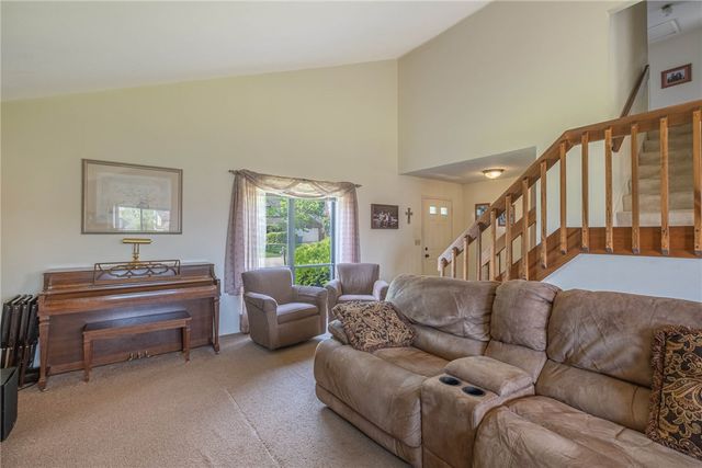 6587 Charlesgate Road, Huber Heights, OH 45424