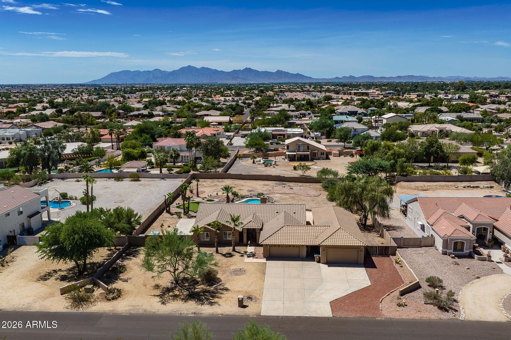 12817 W SAN MIGUEL Avenue, Litchfield Park, AZ 85340 — photo 2