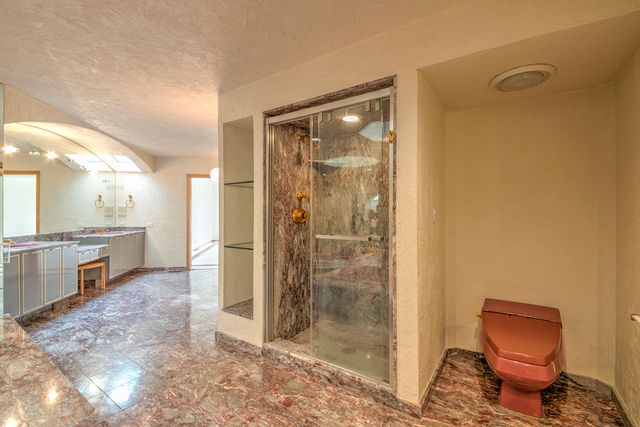 8170 Lake Ridge Drive, Burr Ridge, IL 60527