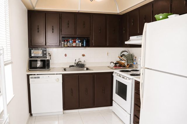 321 Burgundy G, Delray Beach, FL 33484