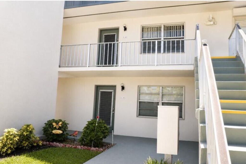 321 Burgundy G, Delray Beach, FL 33484