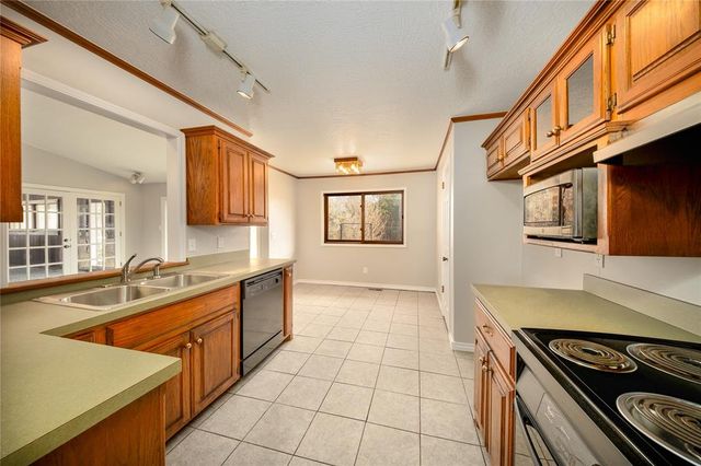 920 N 60th Street, Noble, OK 73068