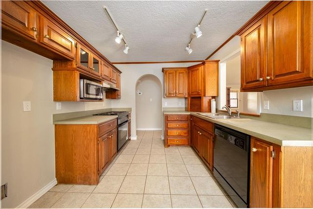 920 N 60th Street, Noble, OK 73068