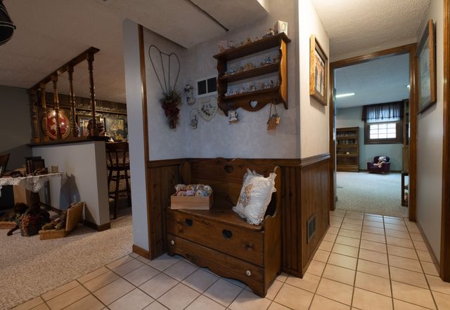 1303 S 6th Avenue E, Newton, IA 50208
