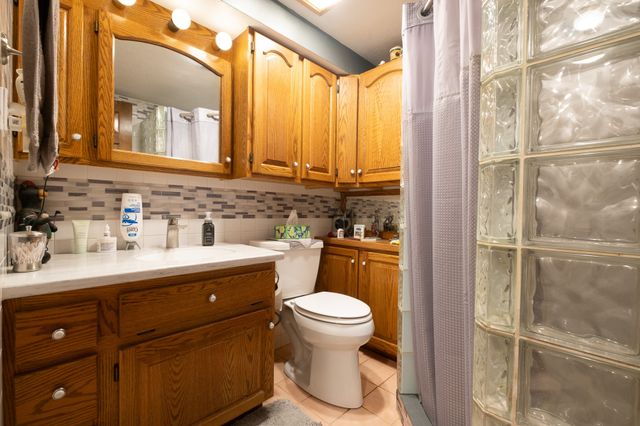 1303 S 6th Avenue E, Newton, IA 50208