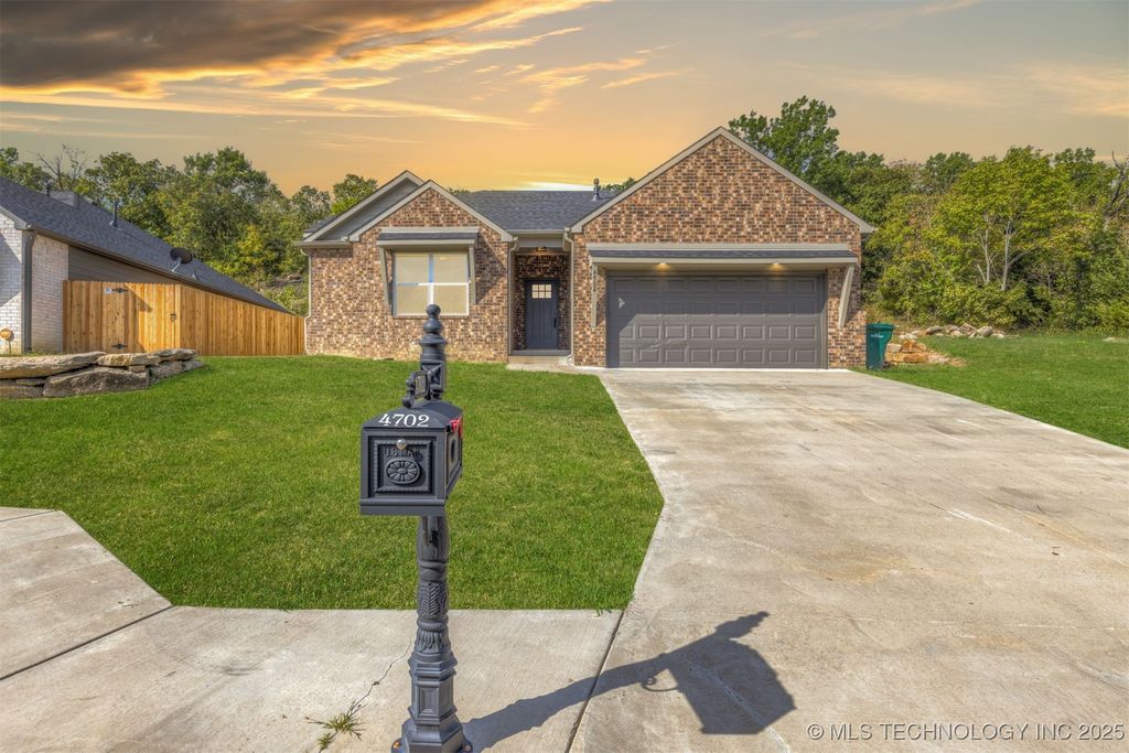 4702 S Linwood Drive, Sand Springs, OK 74063