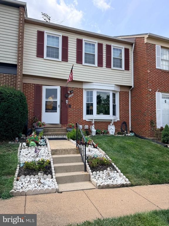 1028 TEMPLE CT, Sterling, VA 20164
