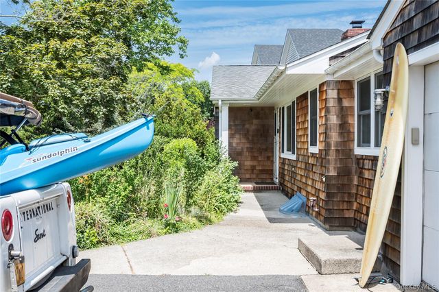 27 West Side Avenue, East Quogue, NY 11942