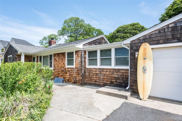 27 West Side Avenue, East Quogue, NY 11942