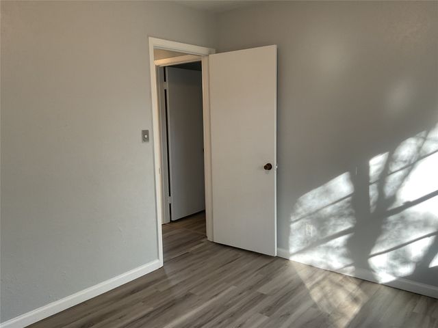 1401 W Ball Street, Weatherford, TX 76086