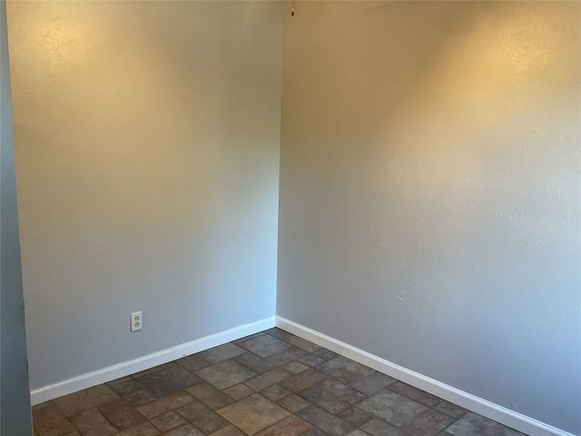 1401 W Ball Street, Weatherford, TX 76086