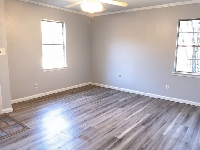 1401 W Ball Street, Weatherford, TX 76086