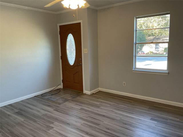 1401 W Ball Street, Weatherford, TX 76086