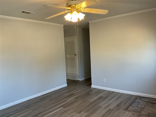 1401 W Ball Street, Weatherford, TX 76086