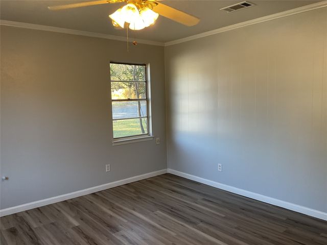 1401 W Ball Street, Weatherford, TX 76086