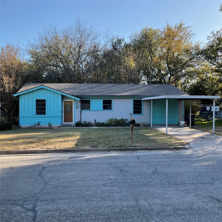 1401 W Ball Street, Weatherford, TX 76086