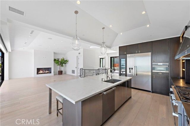 2340 Crestview Drive, Laguna Beach, CA 92651