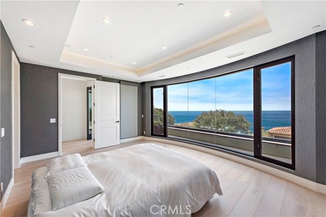 2340 Crestview Drive, Laguna Beach, CA 92651