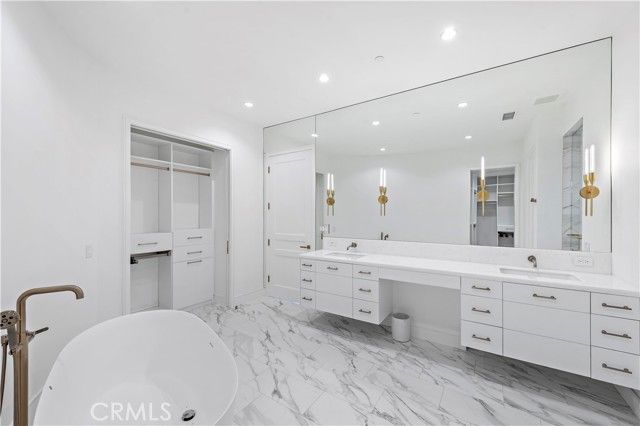 2340 Crestview Drive, Laguna Beach, CA 92651