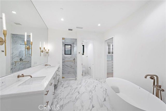 2340 Crestview Drive, Laguna Beach, CA 92651