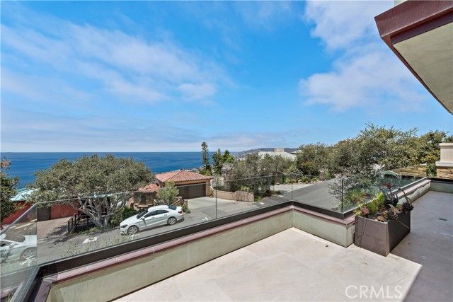 2340 Crestview Drive, Laguna Beach, CA 92651