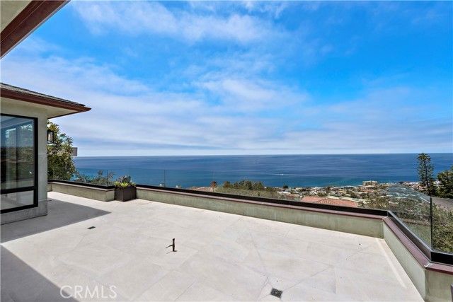 2340 Crestview Drive, Laguna Beach, CA 92651