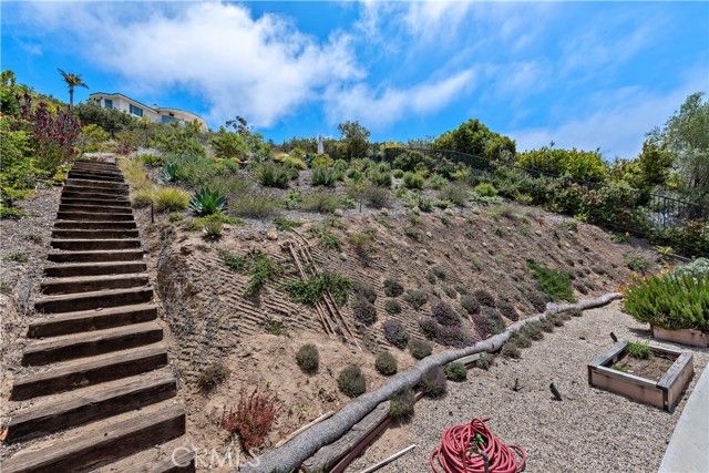 2340 Crestview Drive, Laguna Beach, CA 92651