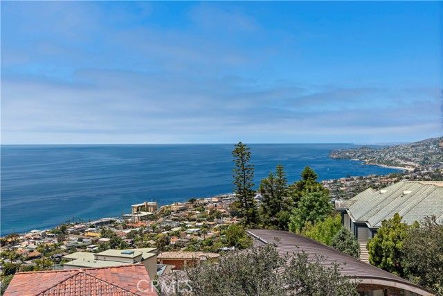 2340 Crestview Drive, Laguna Beach, CA 92651