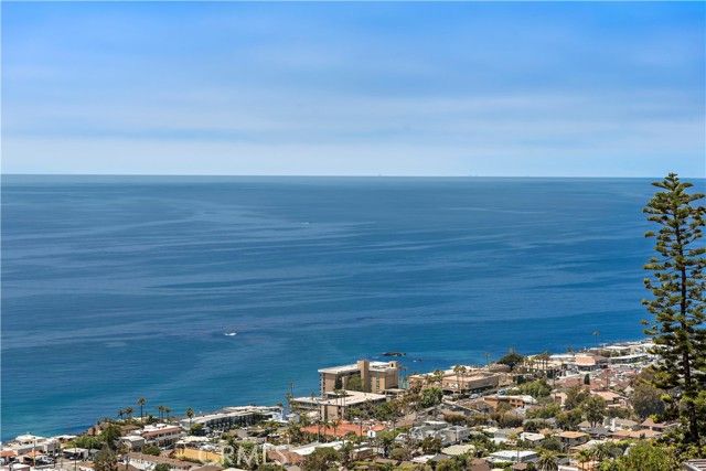 2340 Crestview Drive, Laguna Beach, CA 92651