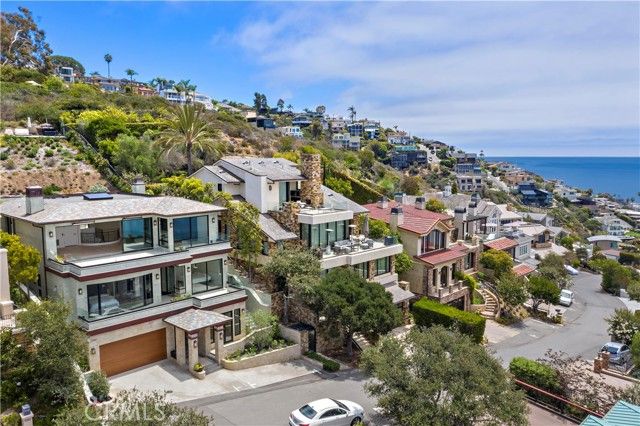 2340 Crestview Drive, Laguna Beach, CA 92651