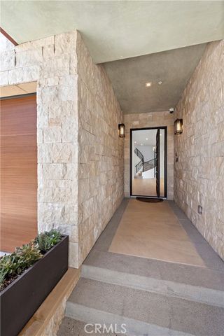 2340 Crestview Drive, Laguna Beach, CA 92651