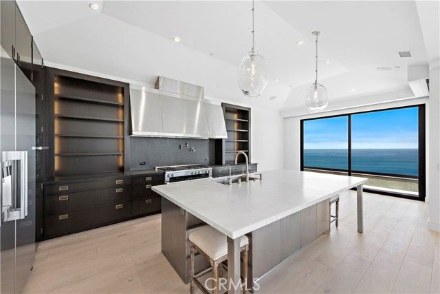 2340 Crestview Drive, Laguna Beach, CA 92651