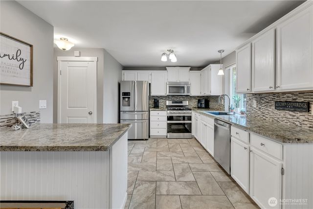 19020 34th Avenue E, Tacoma, WA 98446