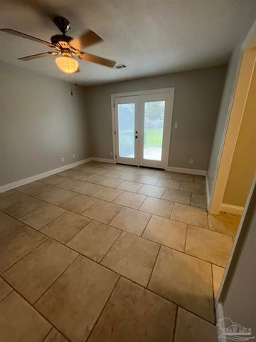 3890 Sailwind Dr, Gulf Breeze, FL 32563