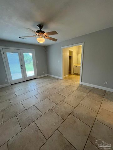 3890 Sailwind Dr, Gulf Breeze, FL 32563