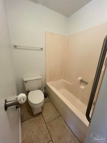 3890 Sailwind Dr, Gulf Breeze, FL 32563