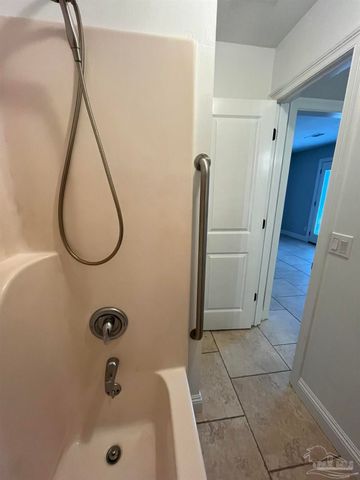 3890 Sailwind Dr, Gulf Breeze, FL 32563