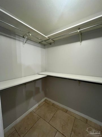 3890 Sailwind Dr, Gulf Breeze, FL 32563