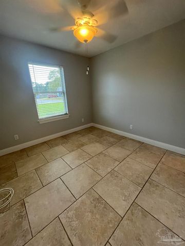 3890 Sailwind Dr, Gulf Breeze, FL 32563